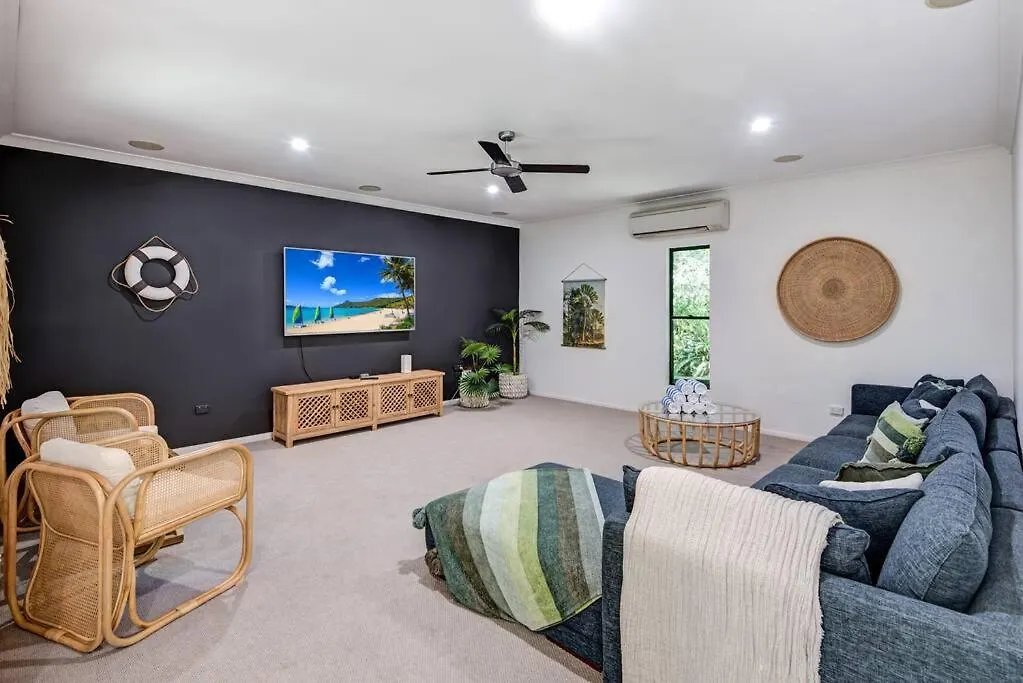 The Palms - Two Buggies Included Villa Hamilton Island Holiday home