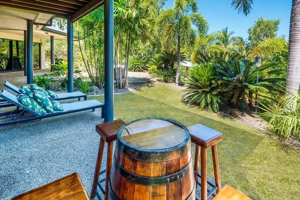 The Palms - Two Buggies Included Villa Hamilton Island