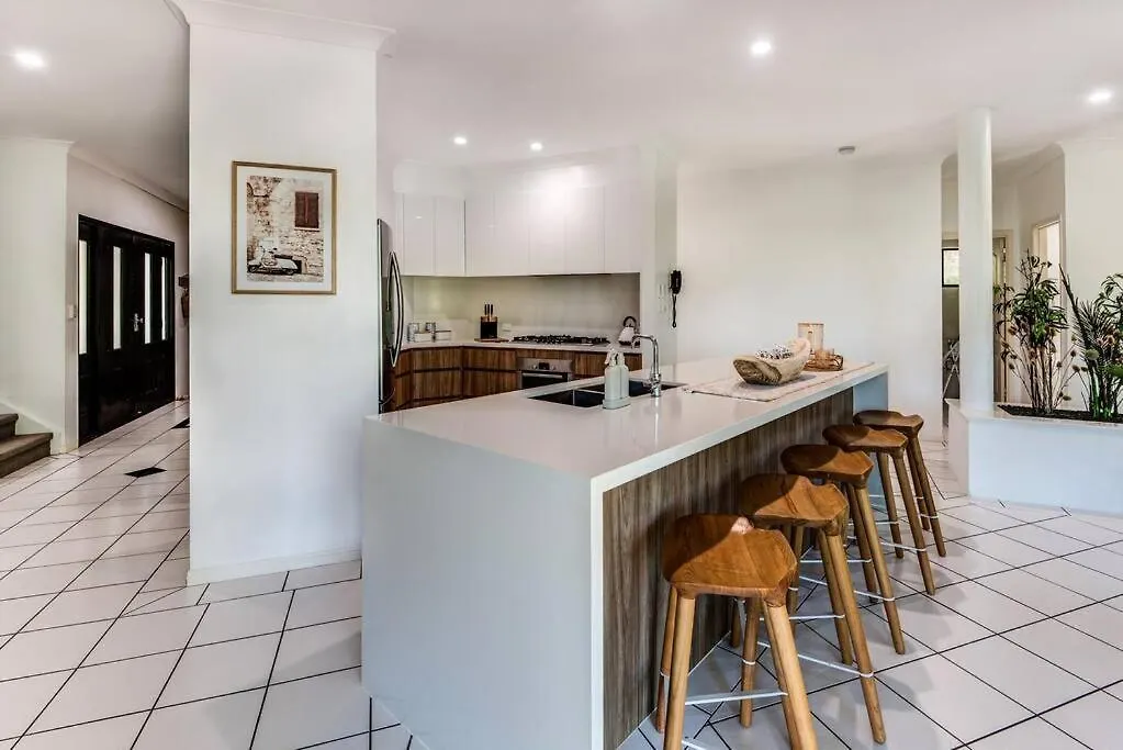 The Palms - Two Buggies Included Villa Hamilton Island Holiday home